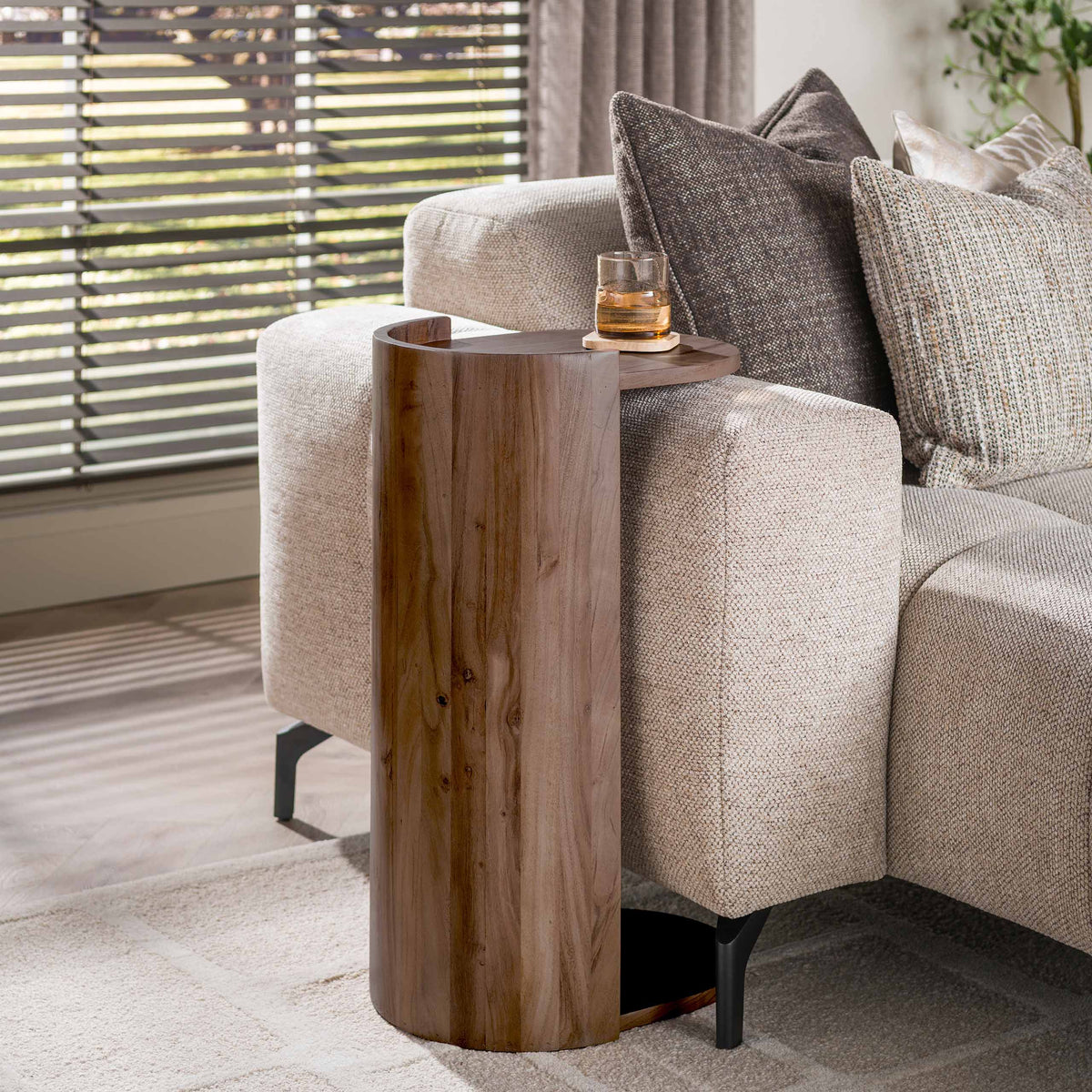 Side table Reach / Solid acacia wood brown