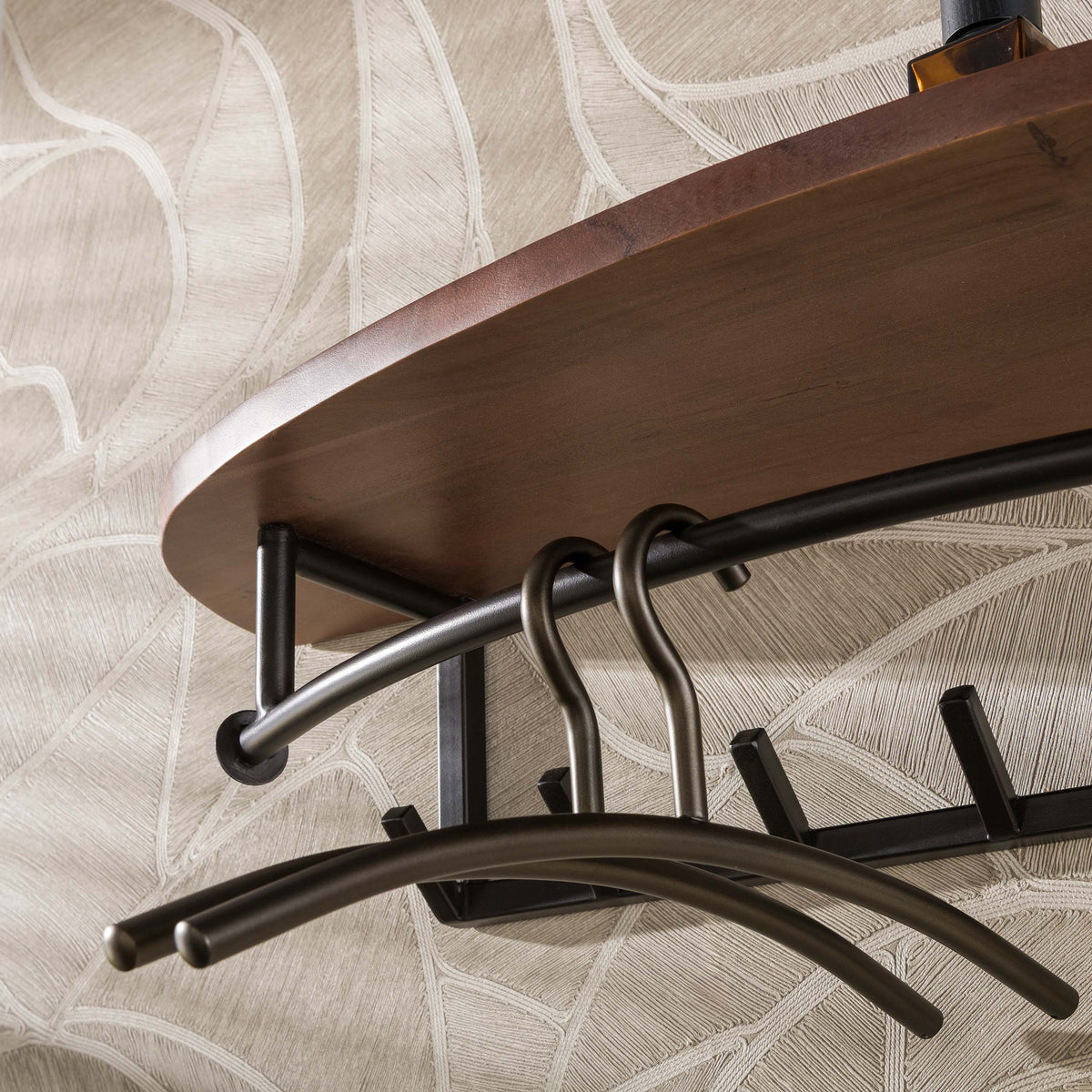 Garderobenständer Radius mit Stange und Hutablage, 8 Haken / Massives Akazienholz, Braun