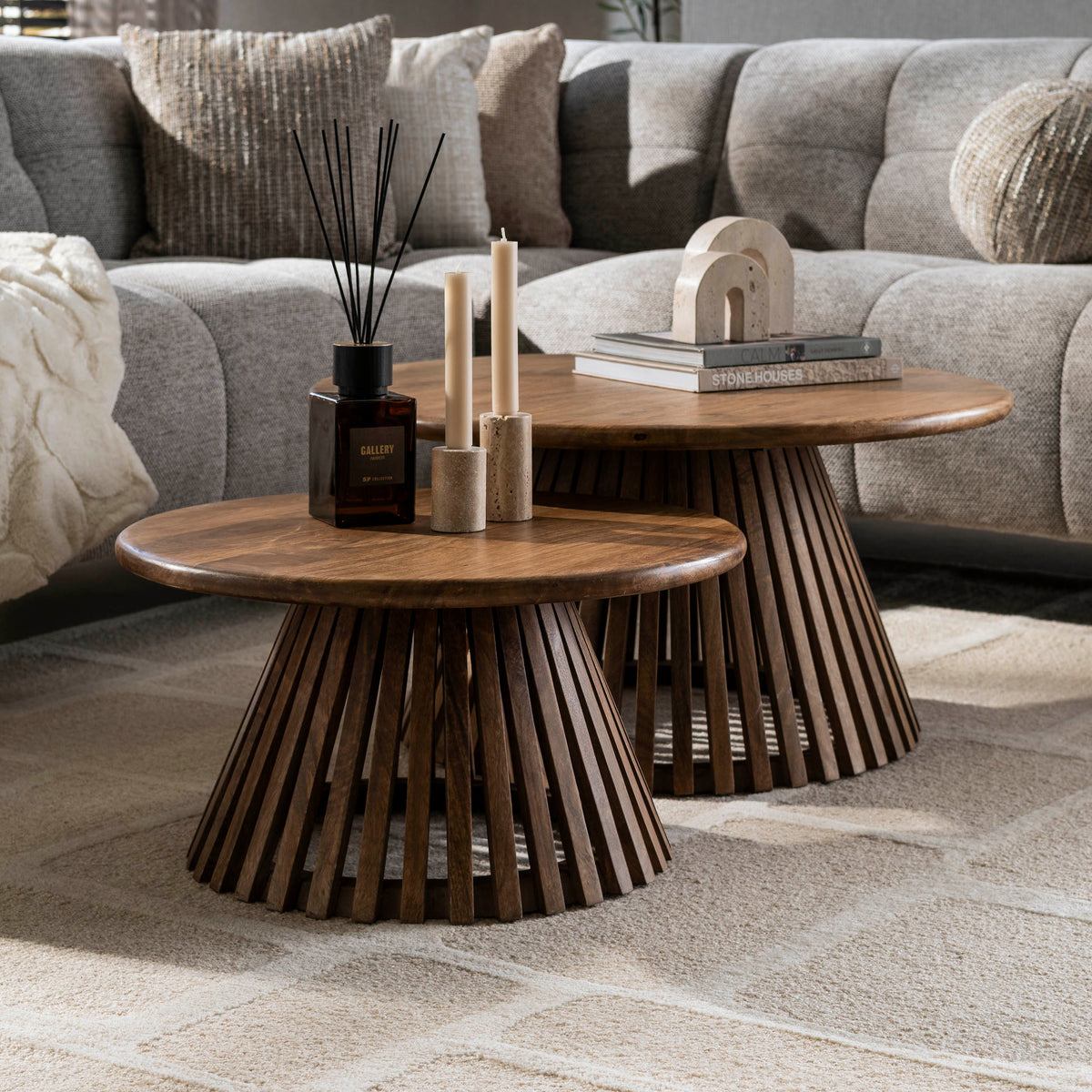 Rib Cone soffbord, set med 2 / Massiv mango sand