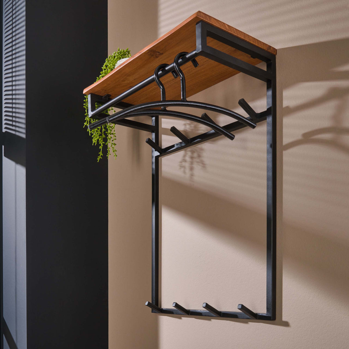 Knagerække Porta høj med stang og hattehylde, 2x4 kroge / Massiv akacie