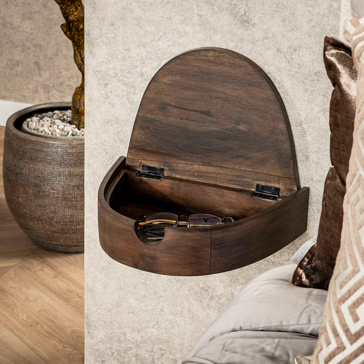 Mesita de noche Curveo flotante, 1 cajón, embalado en juegos de 2 / Acacia maciza glaze brown