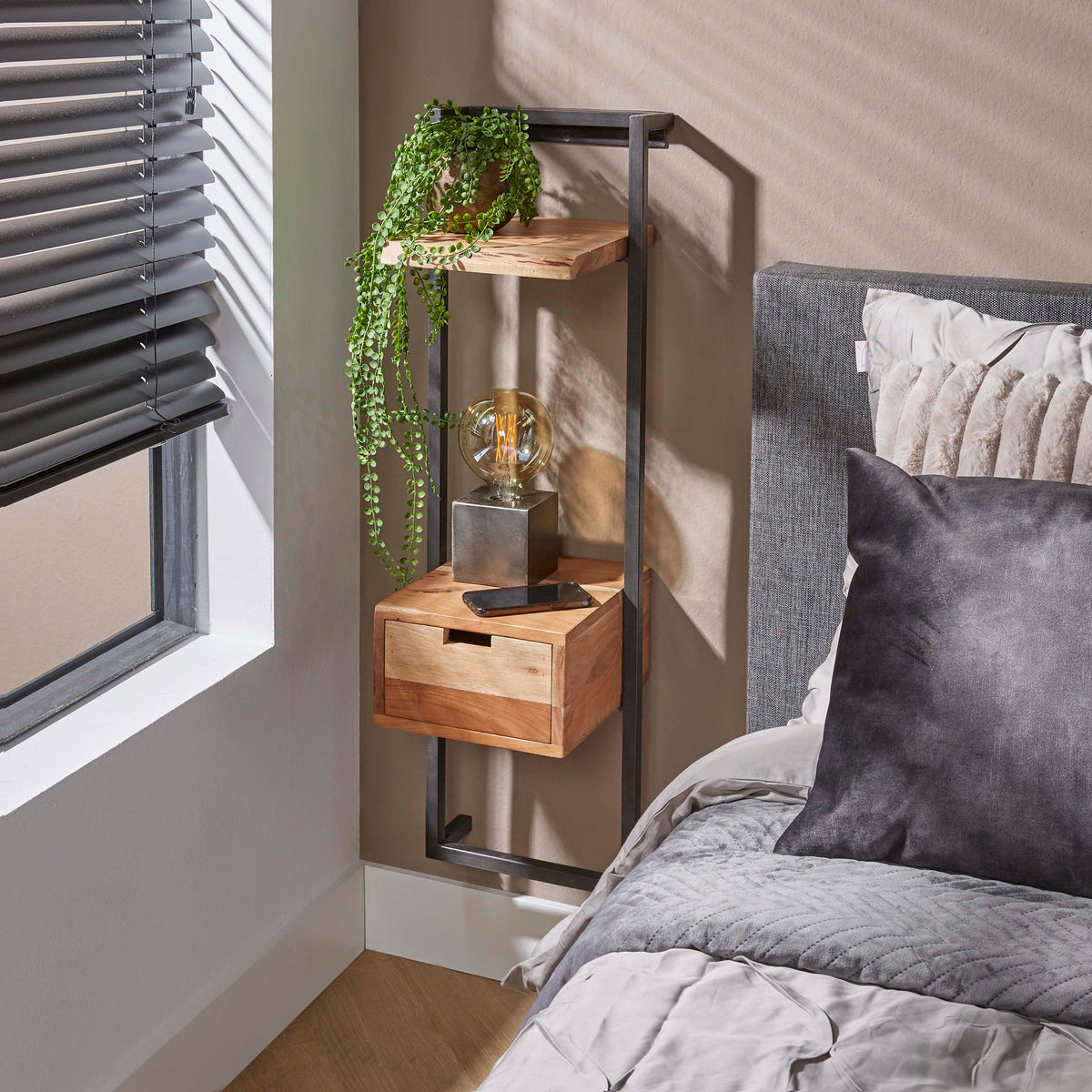 Flow Solid XS bedside table 1 drawer / Solid acacia