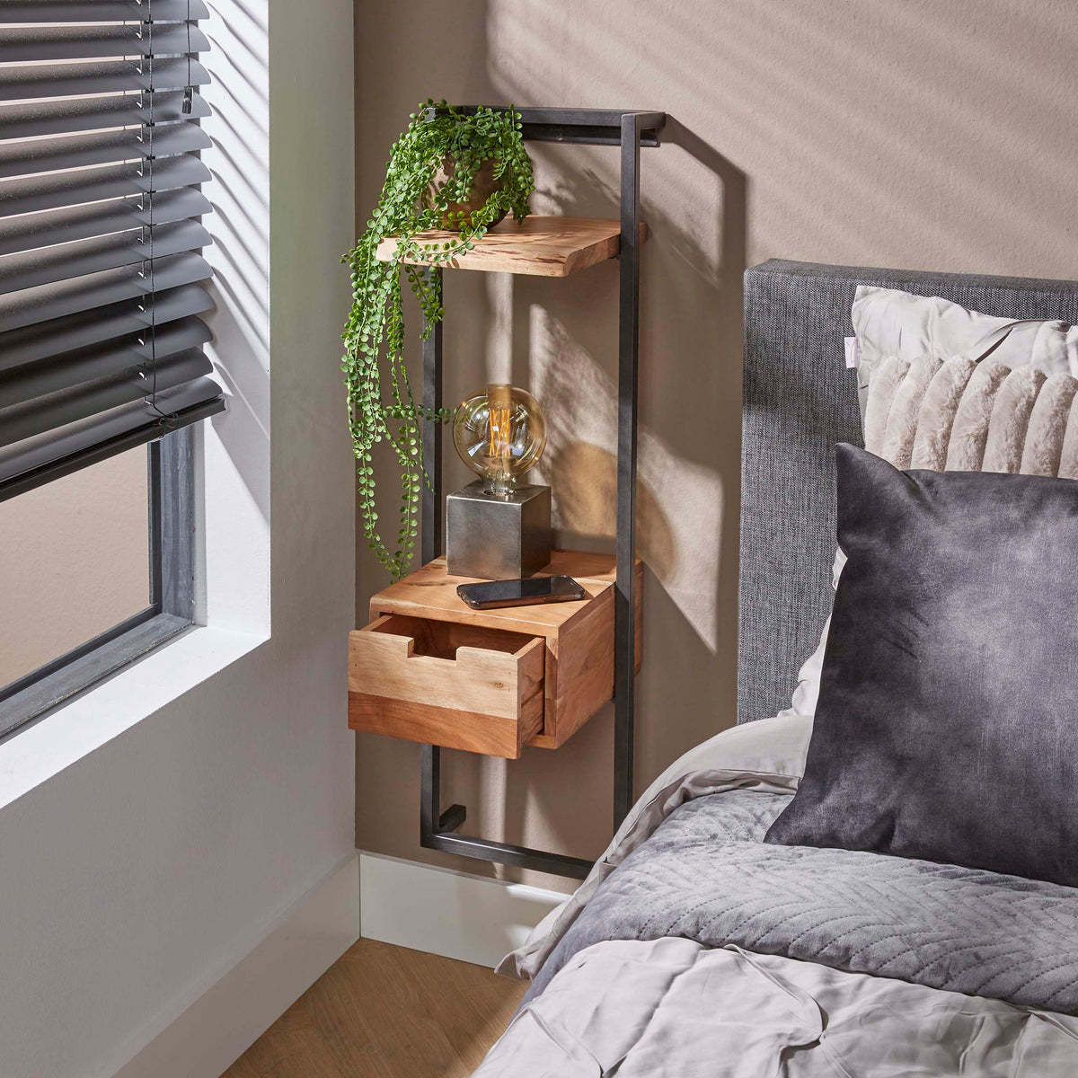 Flow Solid XS bedside table 1 drawer / Solid acacia