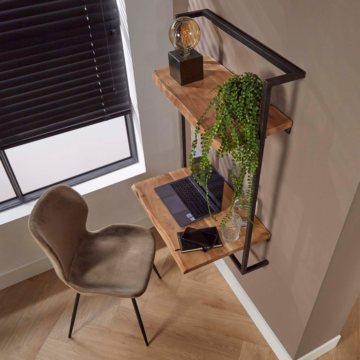 Flow Solid desk / Solid acacia