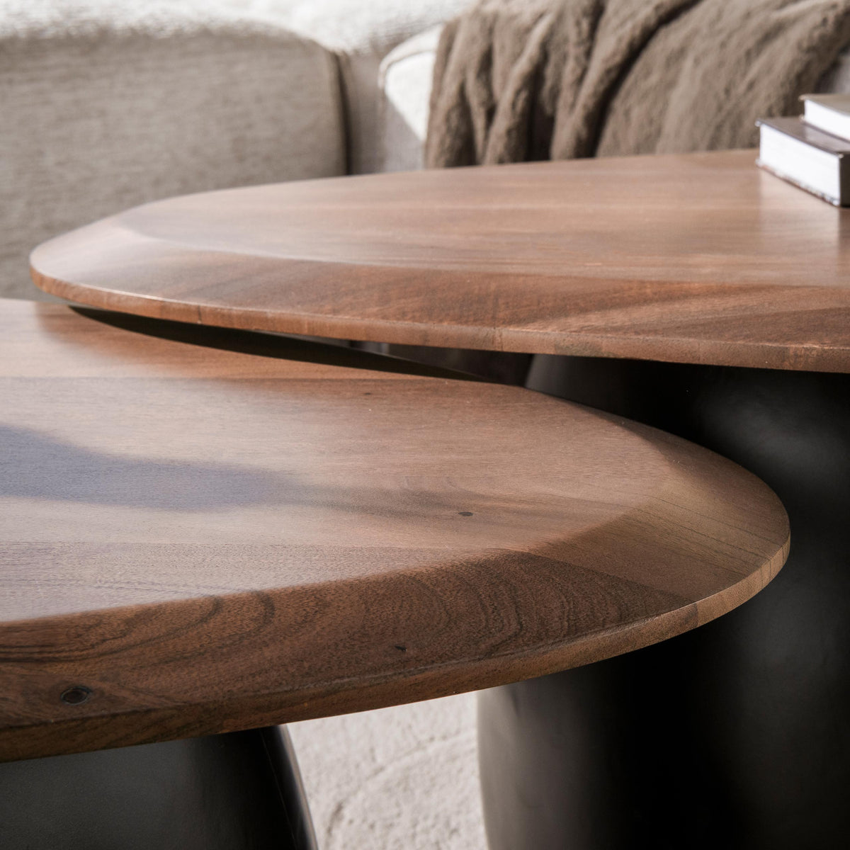 Mesa de centro Dome, conjunto de 2 / acacia maciza marrón