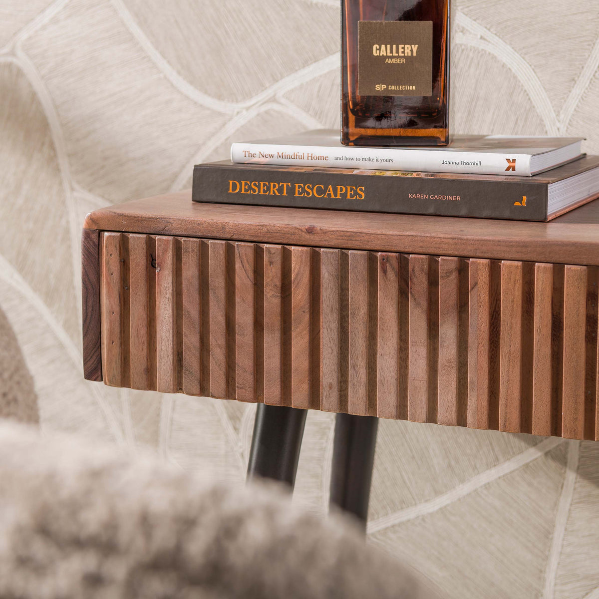 Mesa de recibidor o tocador Linea con 3 cajones / acacia maciza marrón