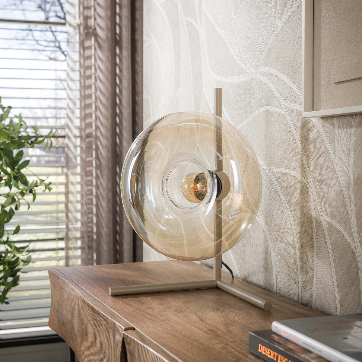 Flare table lamp, 1 light / Beige
