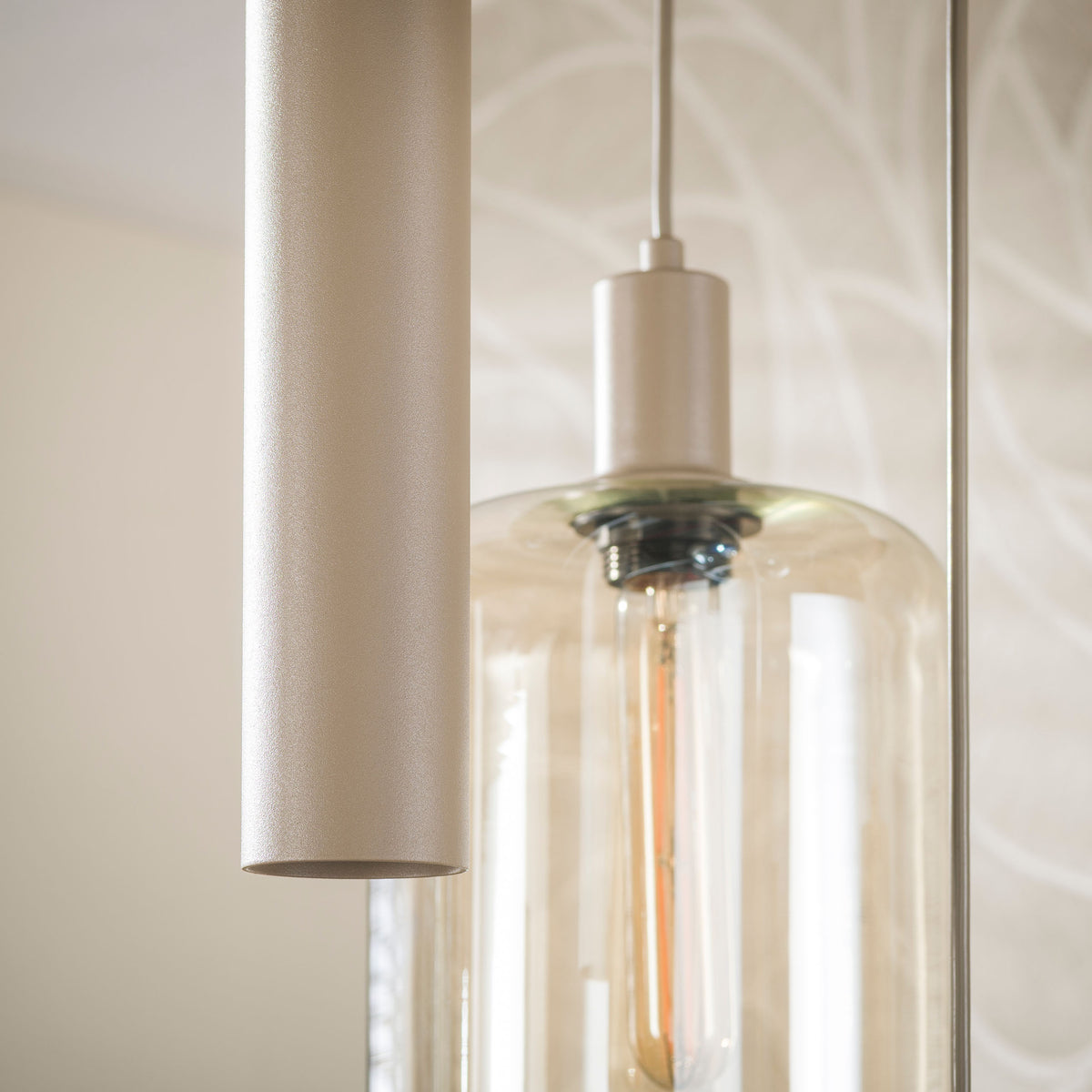 Pendellampe Solace trinvis med 5 lys / Beige
