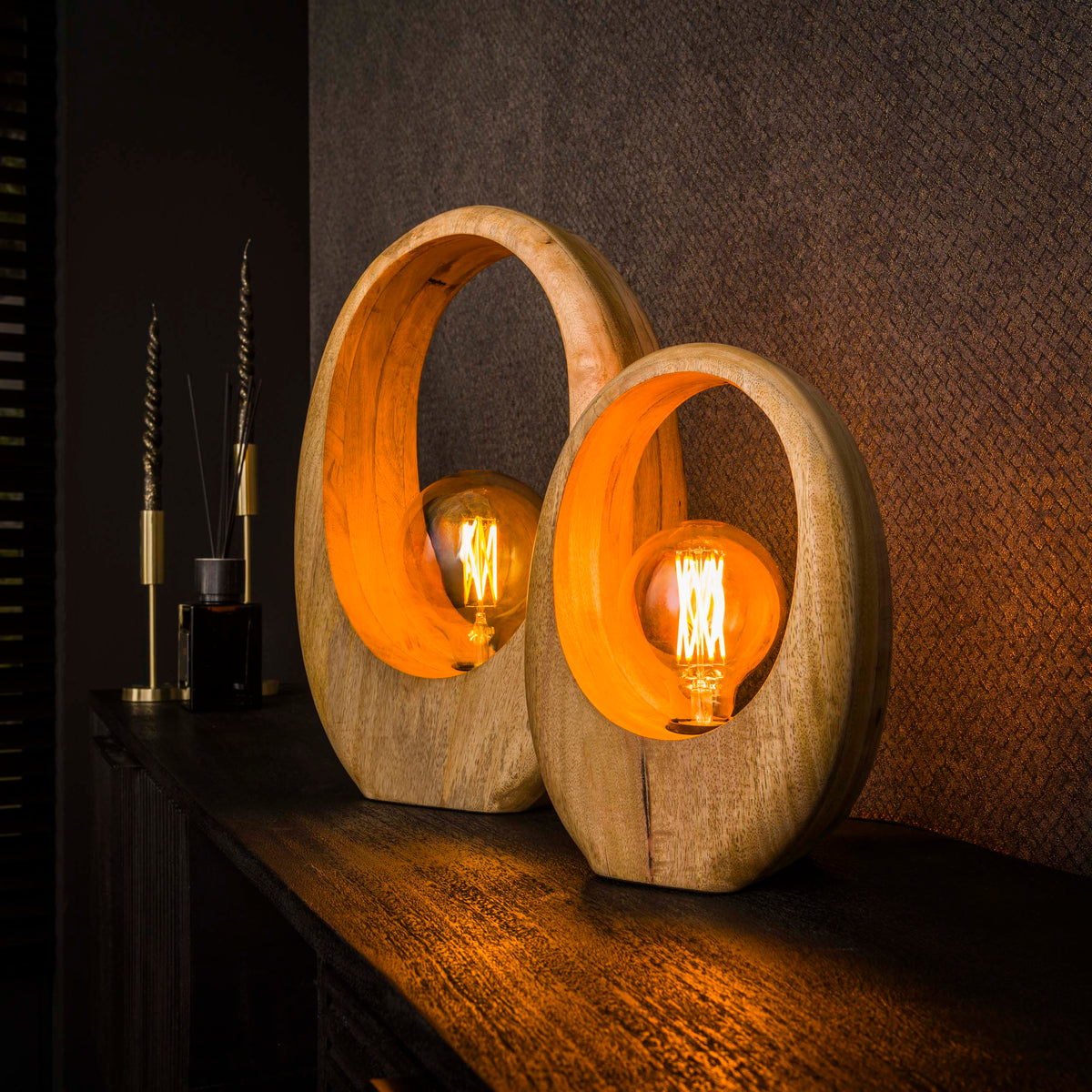 Bordlampe Loop Wood L med 1 lys / Massivt mangotræ