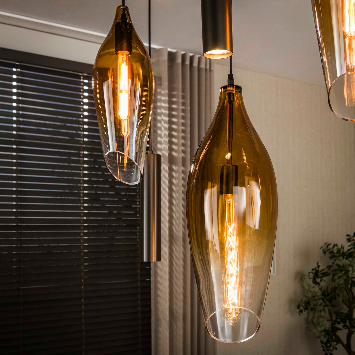 Pendellampe Boccio pendel med 4+3 lys / Sienna genuanceerd brun