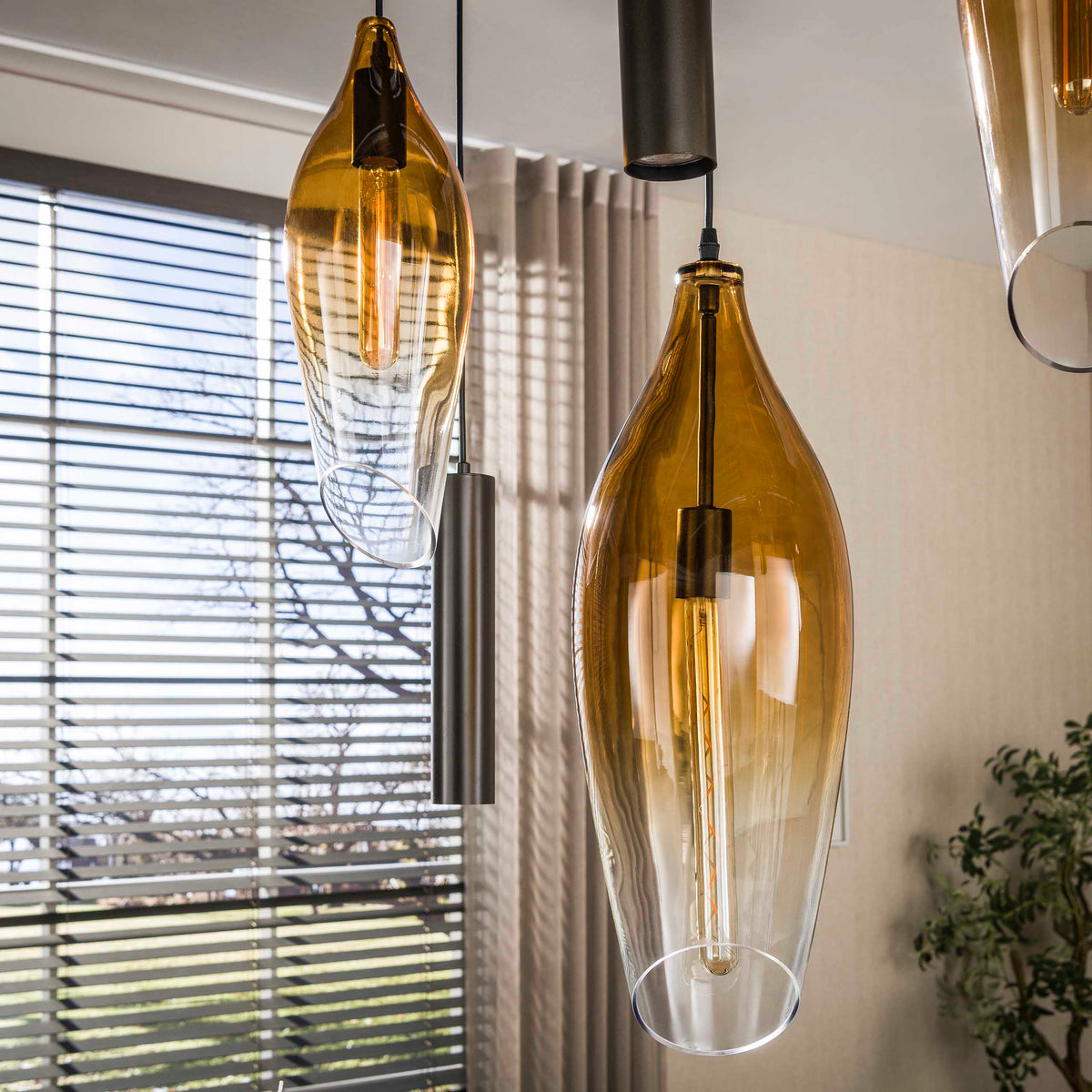 Pendellampe Boccio pendel med 4+3 lys / Sienna genuanceerd brun