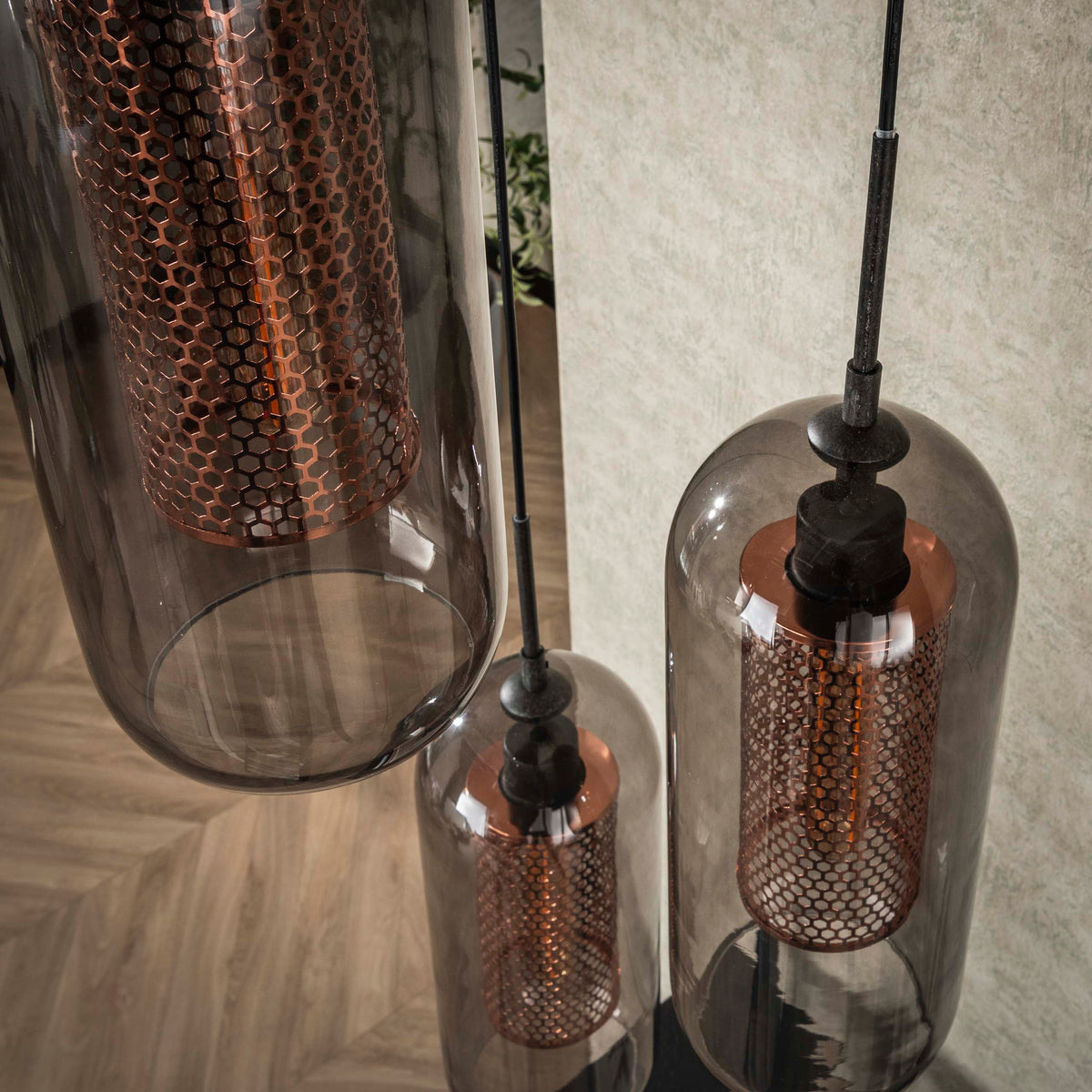 Haze Mesh trappad pendellampa med 3 ljuskällor / Arktiskt svart