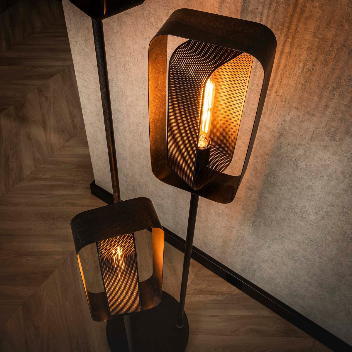 Gabbia Rotate tiered floor lamp, 3 lights / Arctic black