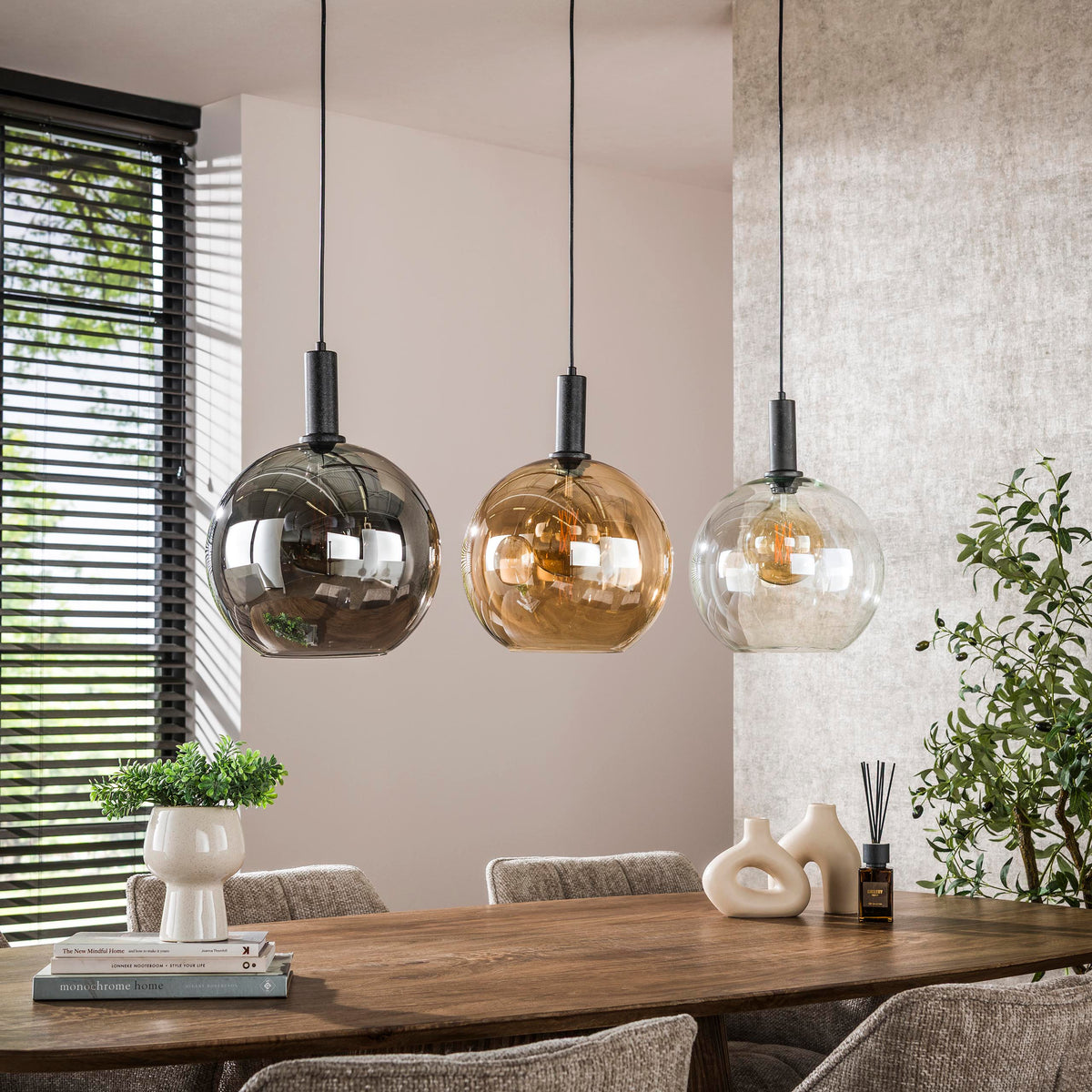 Aurora Trico pendant lamp, 3 lights / Artic black
