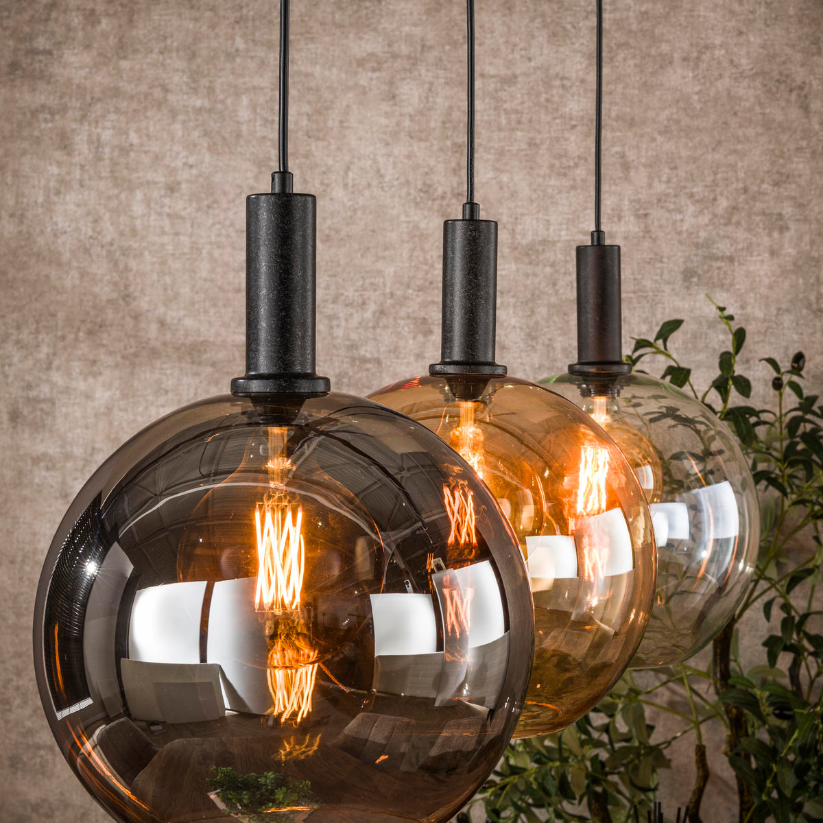 Aurora Trico pendant lamp, 3 lights / Artic black